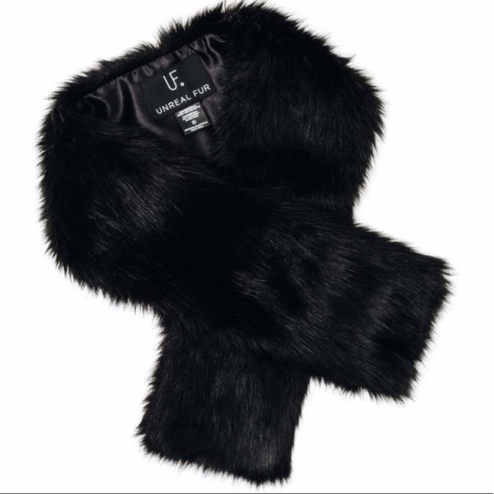 Unreal Fur Faux Stole - Picture 11 of 16